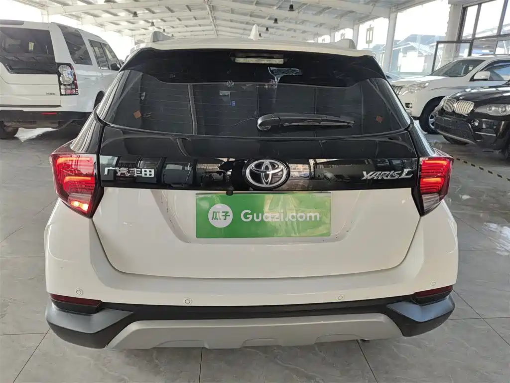 Toyota Yaris L 2021 — фото 4
