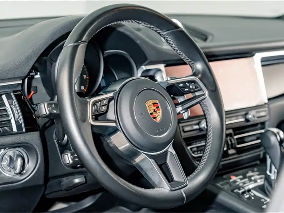 Porsche Macan 2021 — фото 11