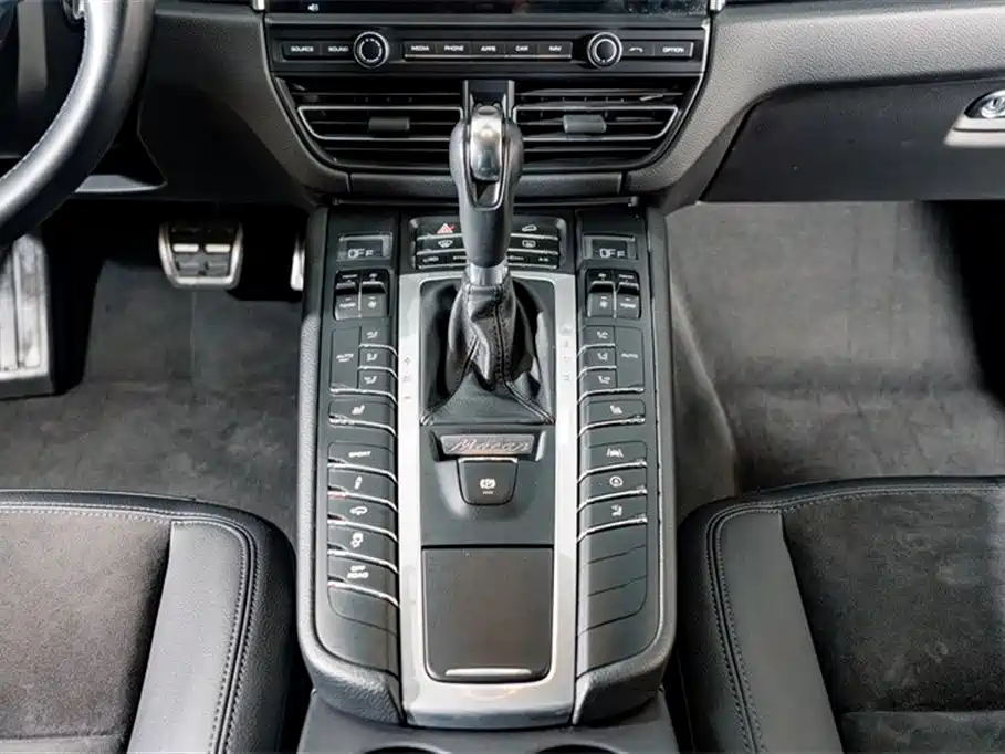 Porsche Macan 2021 — фото 14