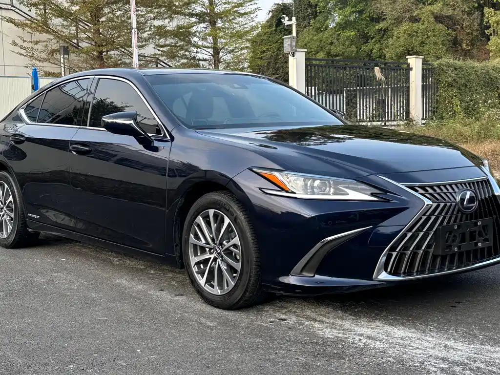 Lexus ES 2022 — фото 3