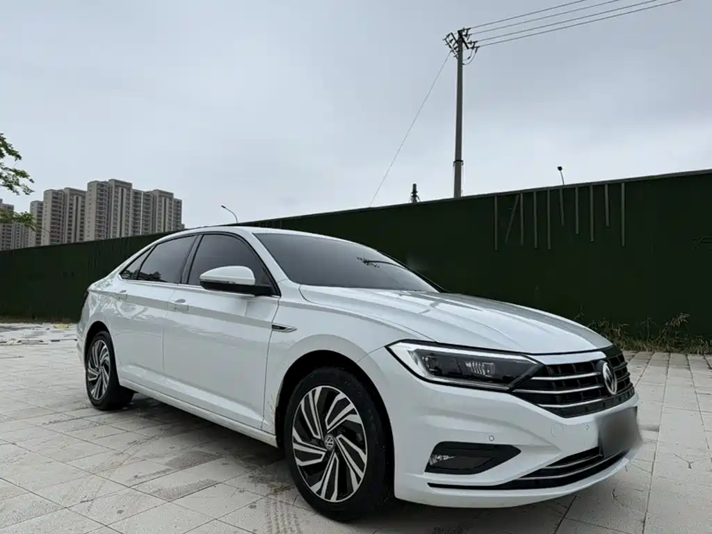 Volkswagen Sagitar 2020