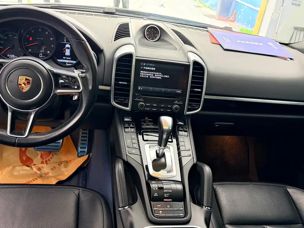 Porsche Cayenne 2018 — фото 25