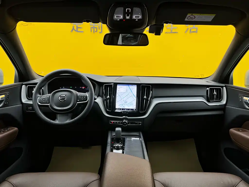 Volvo XC60 2022 — фото 14