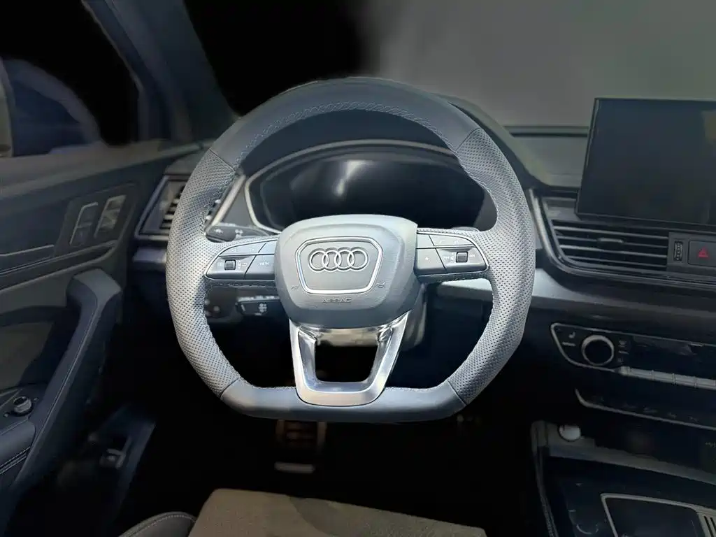 Audi Q5L Sportback 2024 — фото 11