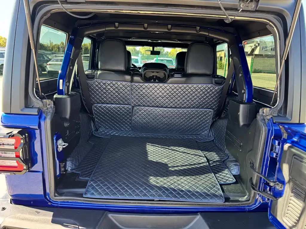Jeep Wrangler 2020 — фото 24
