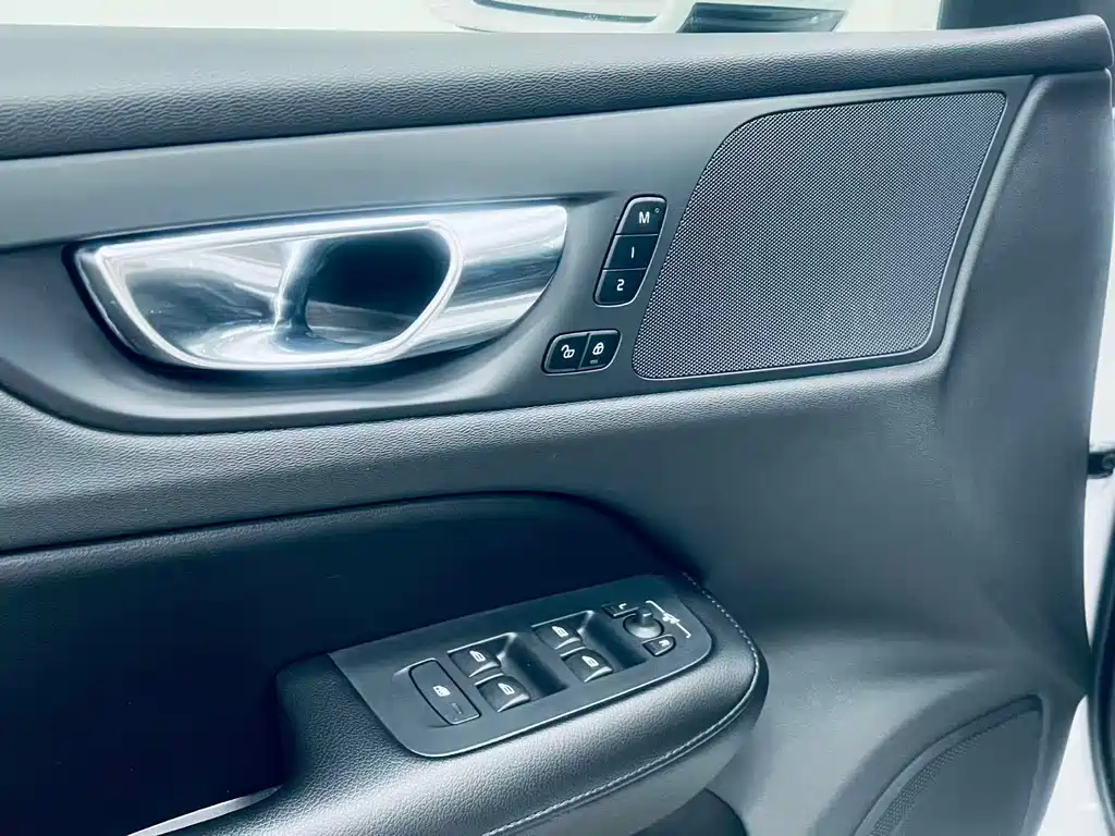 Volvo S60 PHEV 2020 — фото 19