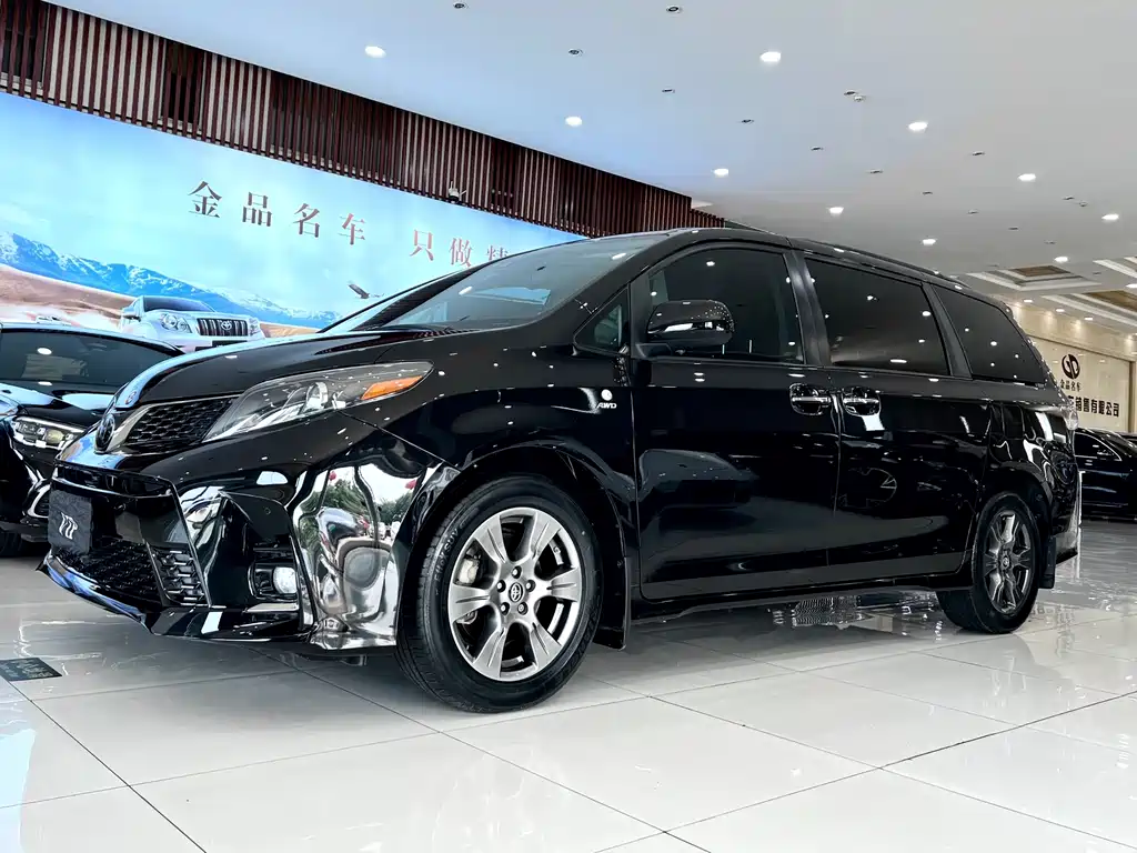 Toyota Sienna 2020 — фото 1
