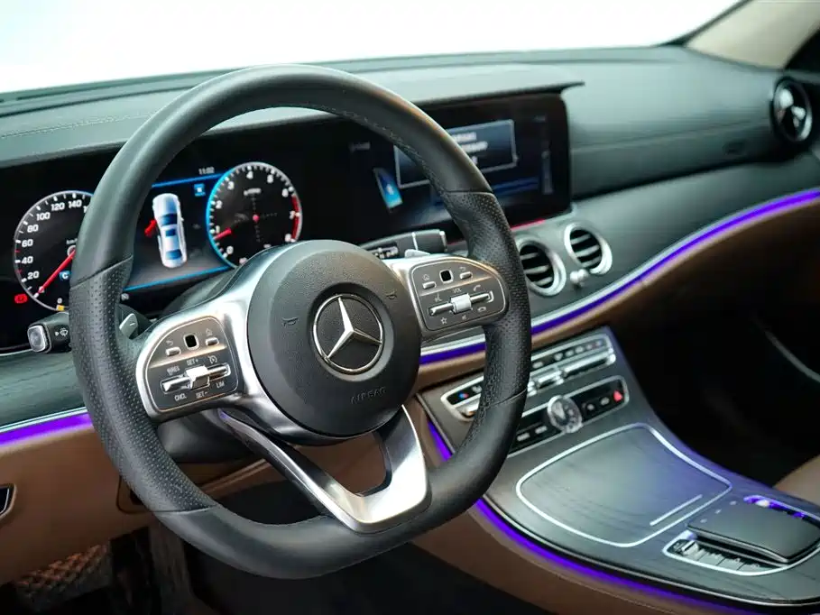 Mercedes-Benz E-Class 2019 — фото 10