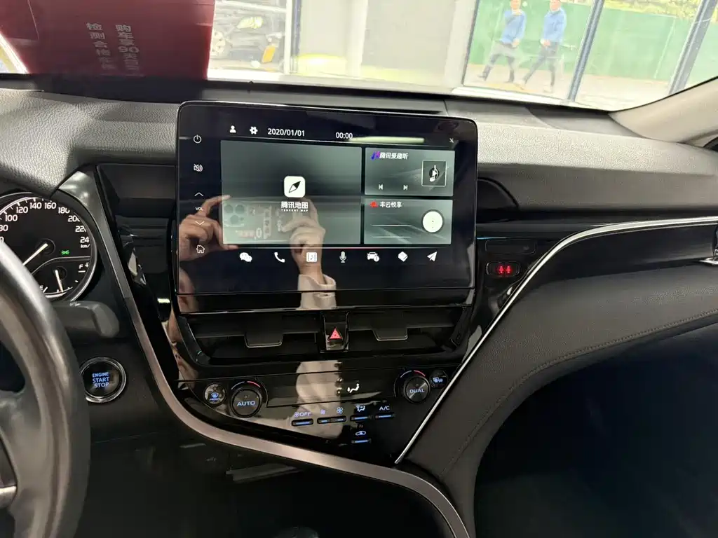 Toyota Camry 2021 — фото 14