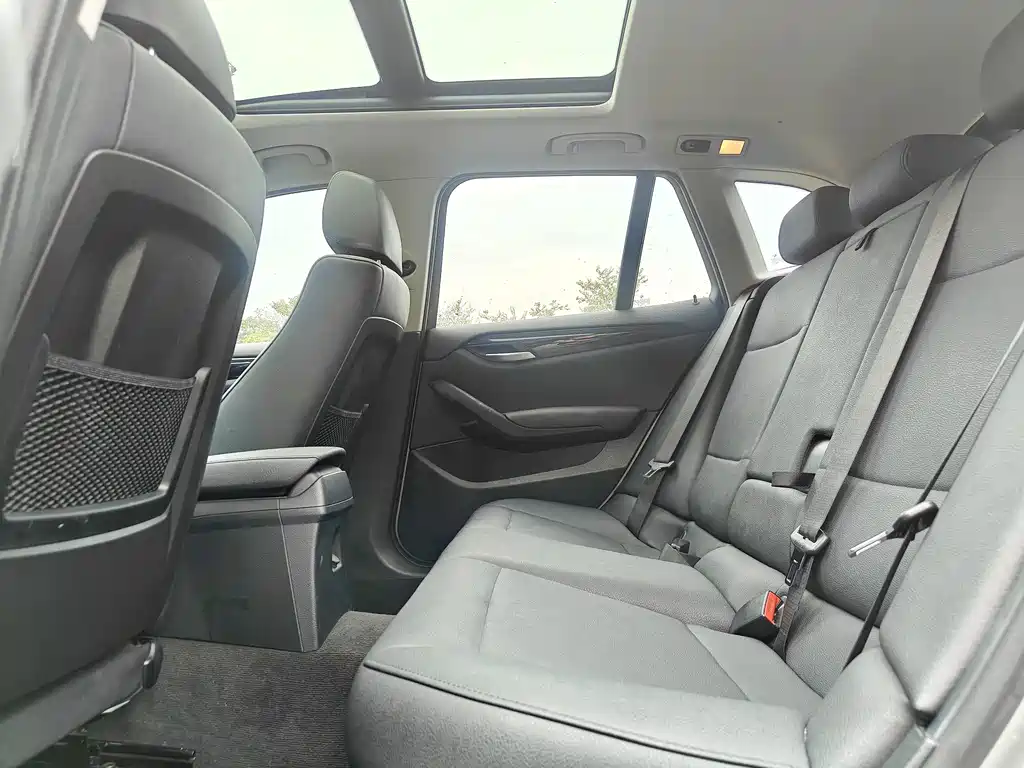BMW X1 2015 — фото 16