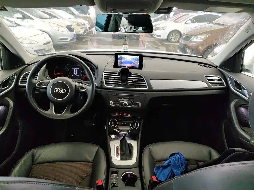 Audi Q3 2018 — фото 10