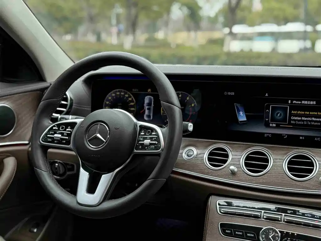 Mercedes-Benz E-Class 2019 — фото 15