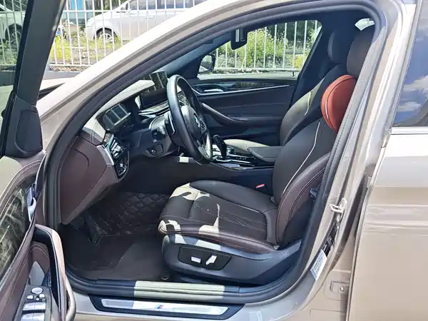 BMW 5 Series 2021