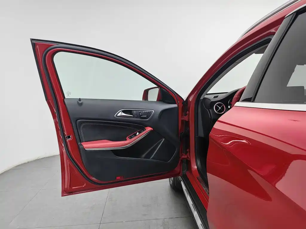 Mercedes-Benz GLA 2016 — фото 8