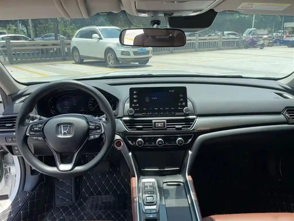 Honda Inspire 2021 — фото 13