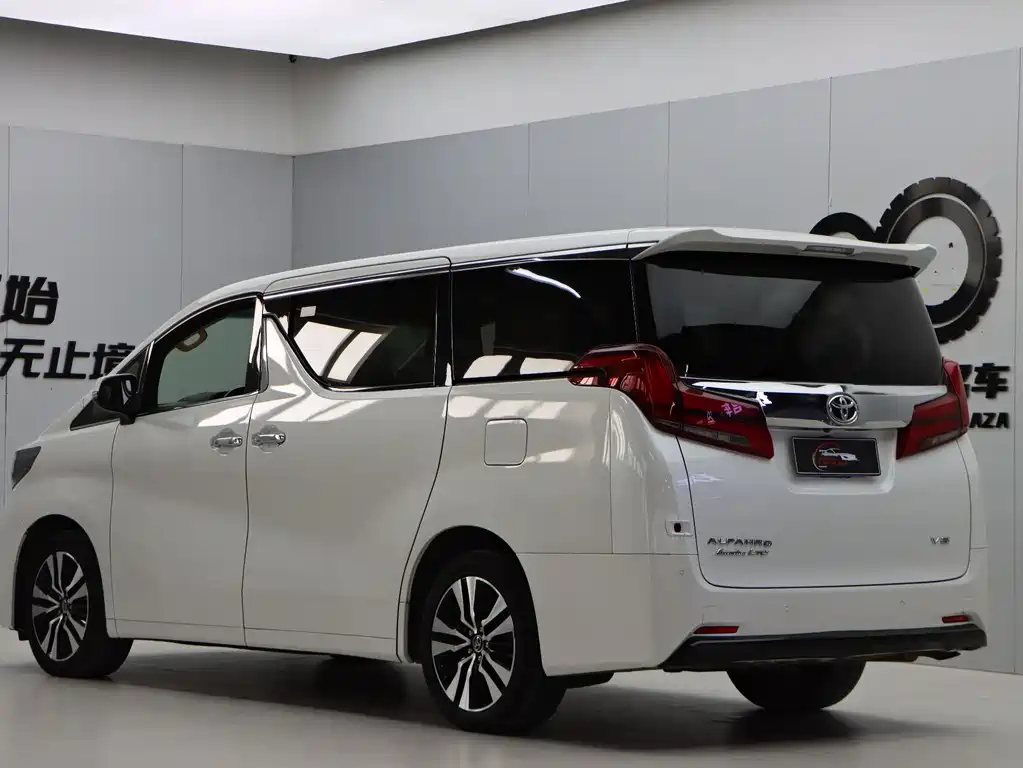 Toyota Alphard 2018 — фото 4