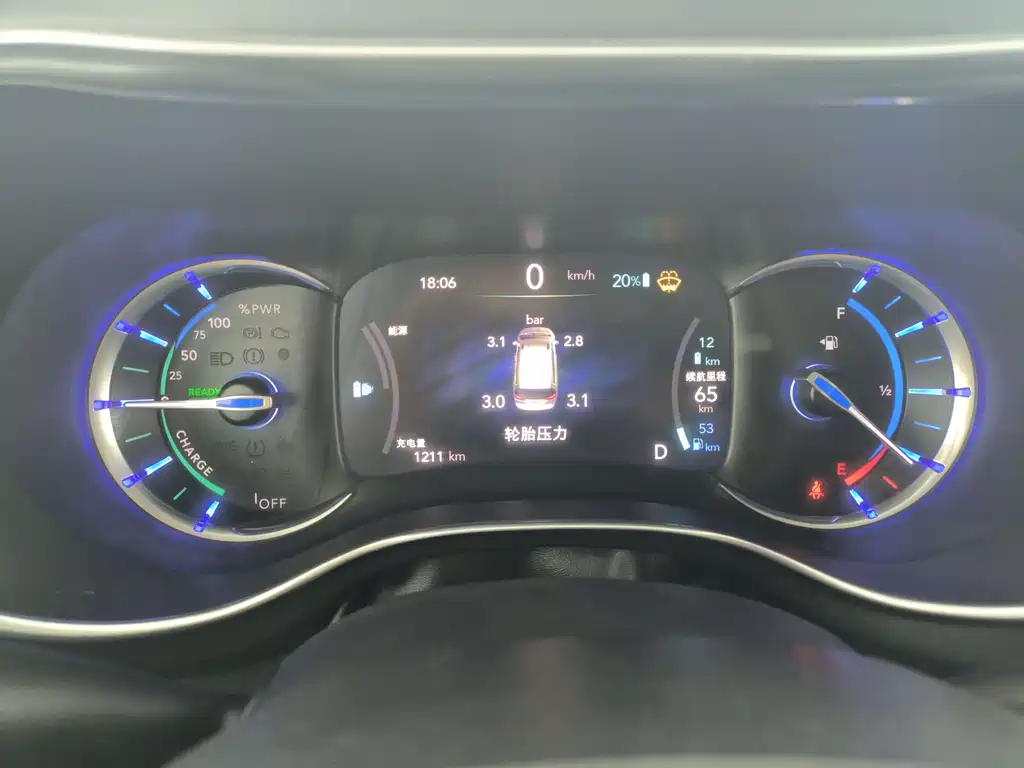 Chrysler Grand Voyager PHEV 2025 — фото 15
