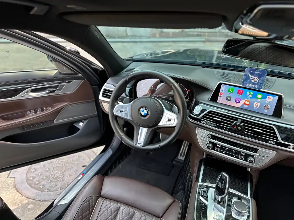 BMW 7 Series 2021 — фото 13