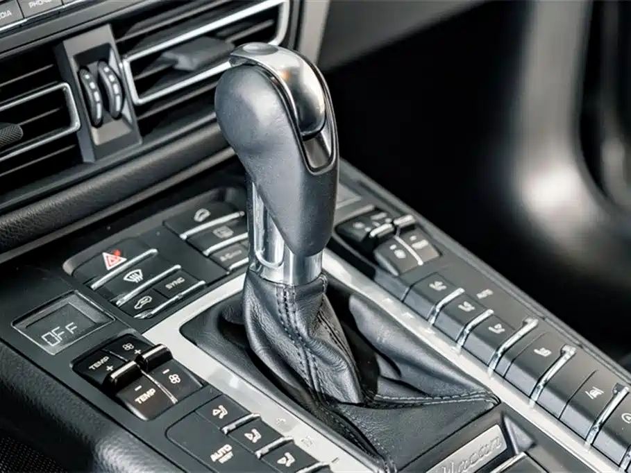 Porsche Macan 2021 — фото 17