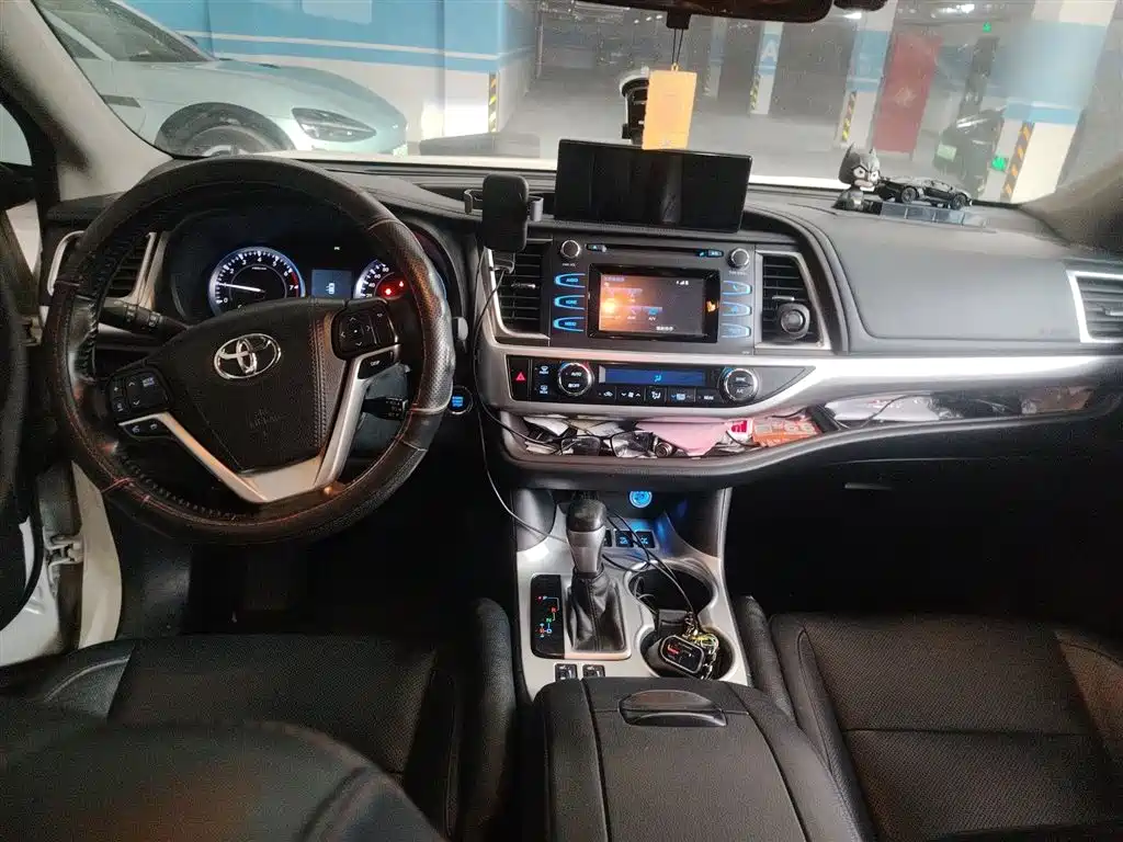 Toyota Highlander 2017 — фото 13