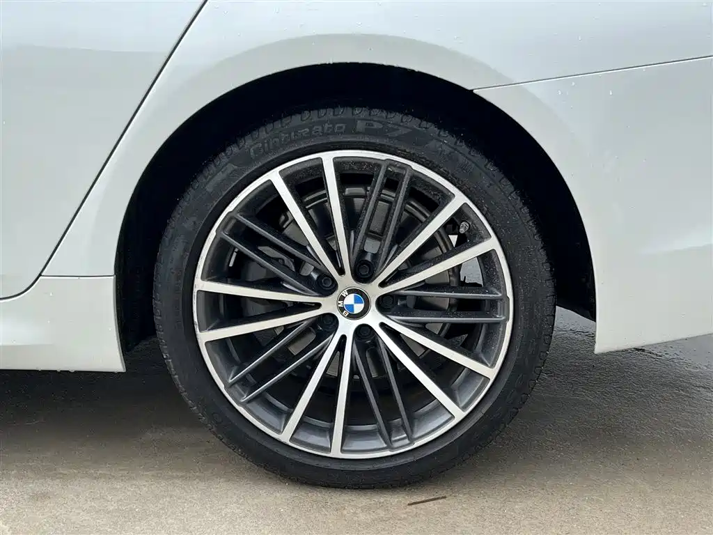 BMW 5 Series 2020 — фото 17