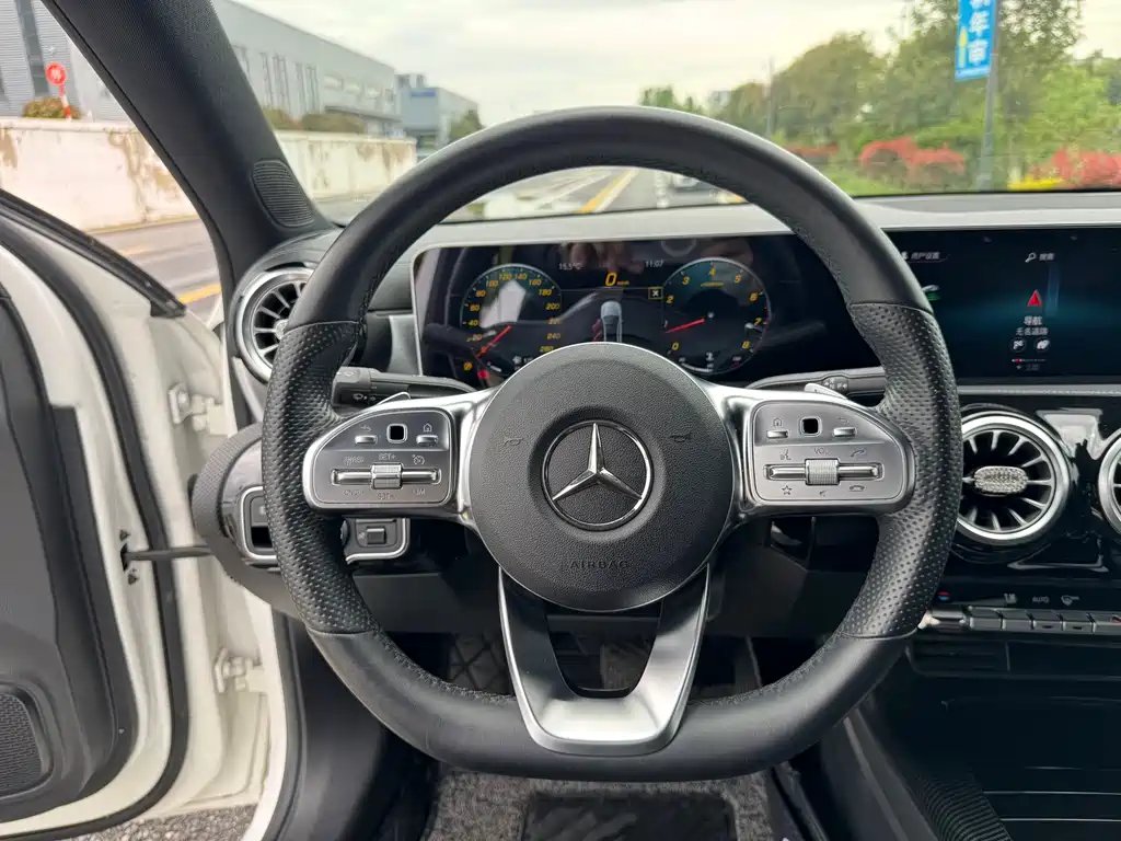 Mercedes-Benz A-Class 2020 — фото 13