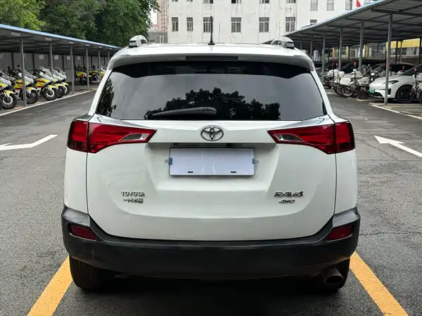 Toyota RAV4 2013