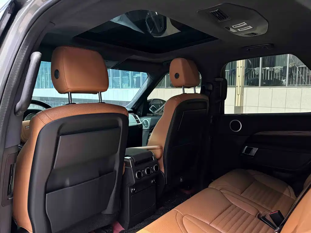 Land Rover Discovery 2018 — фото 13