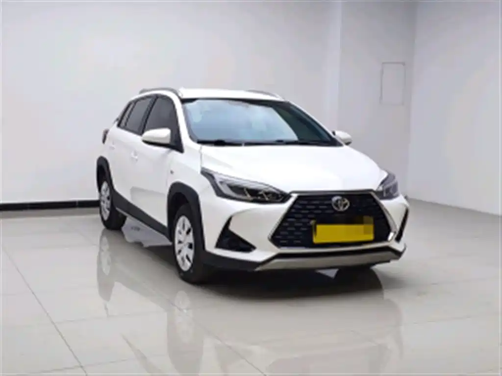 Toyota Yaris L 2023 — фото 3
