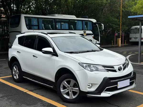 Toyota RAV4 2013