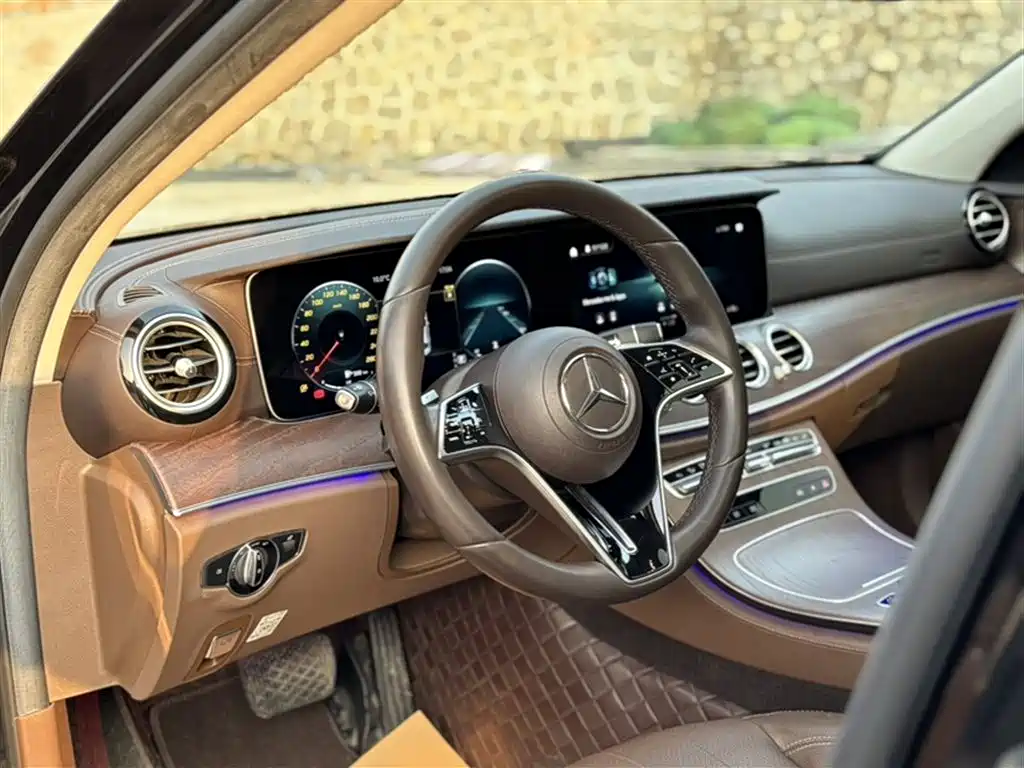 Mercedes-Benz E-Class 2022 — фото 23