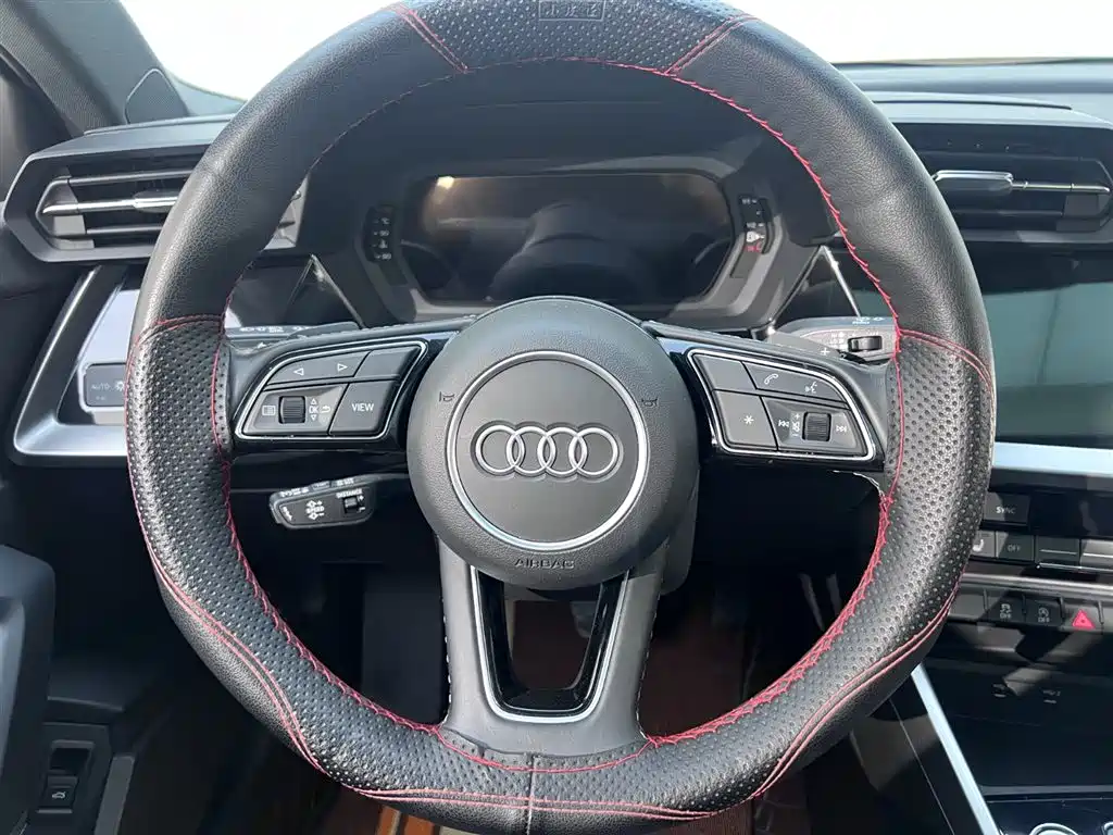 Audi A3 2023 — фото 27