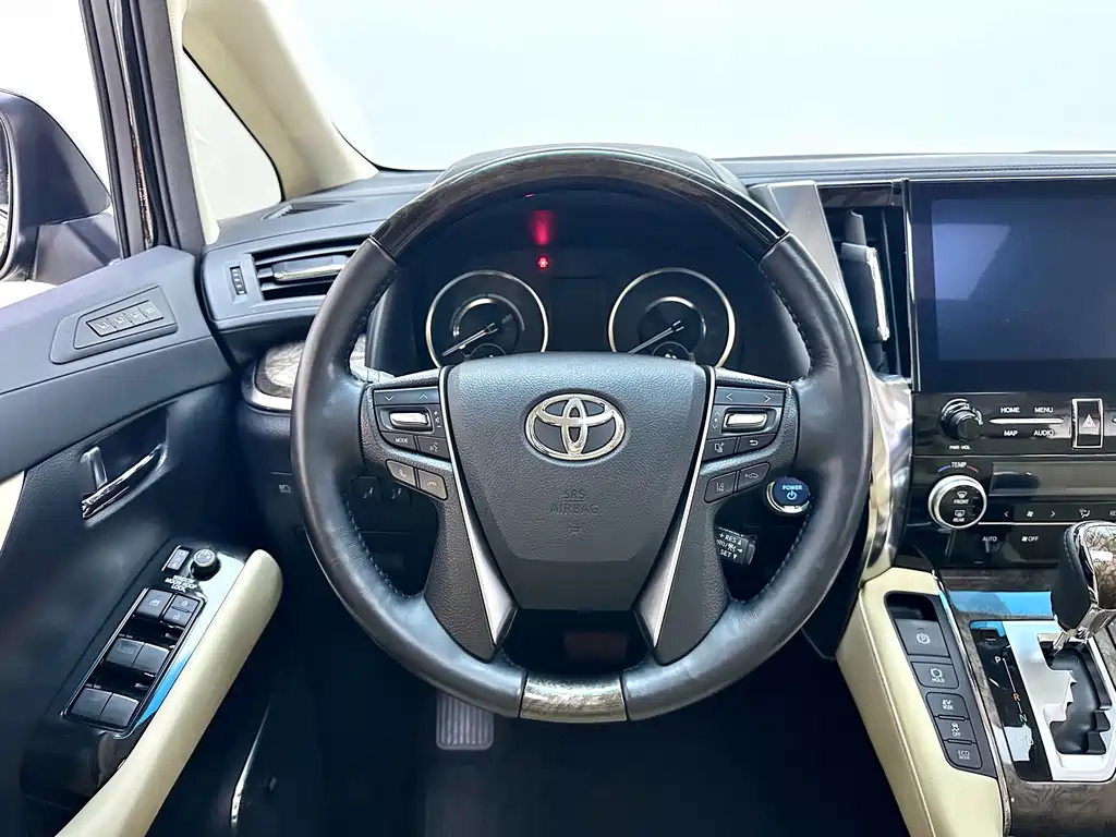 Toyota Vellfire 2022 — фото 14