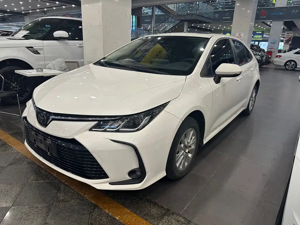 Toyota Corolla 2020 — фото 1