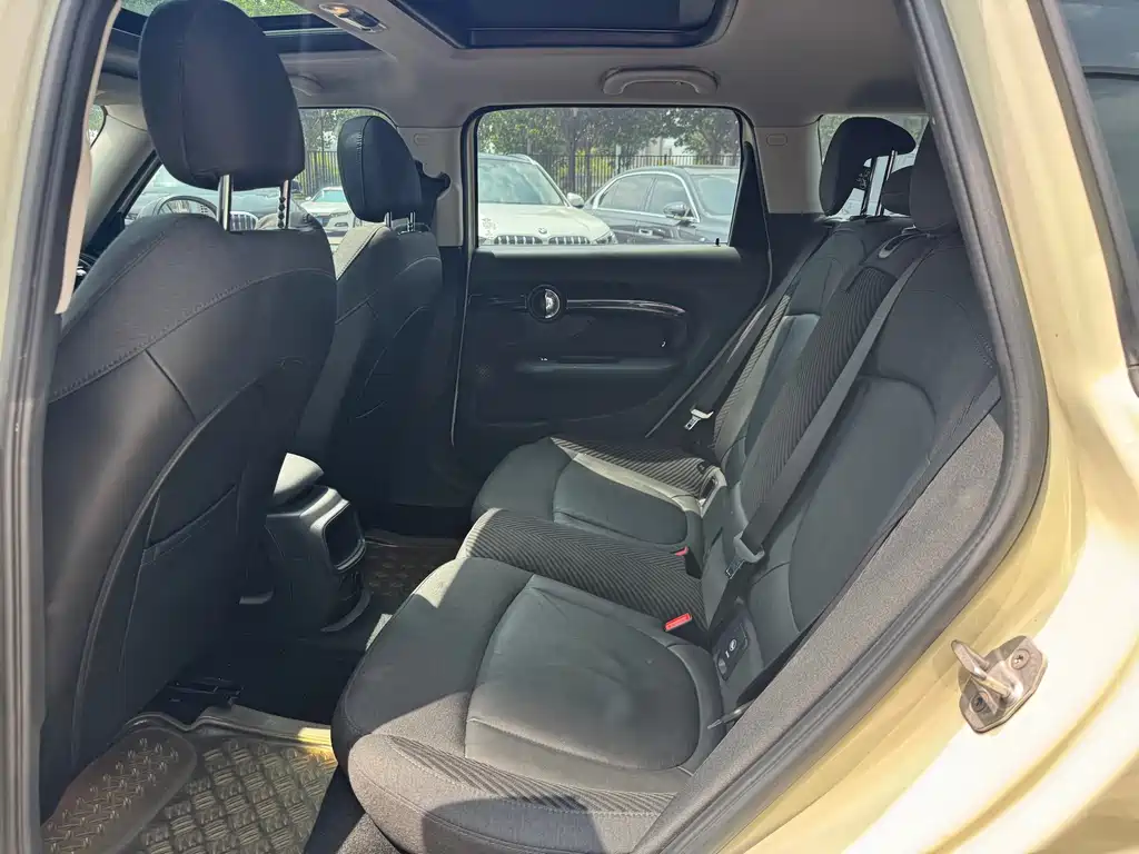 MINI Clubman 2018 — фото 12