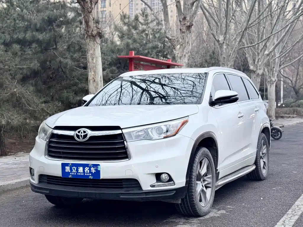 Toyota Highlander 2016 — фото 1