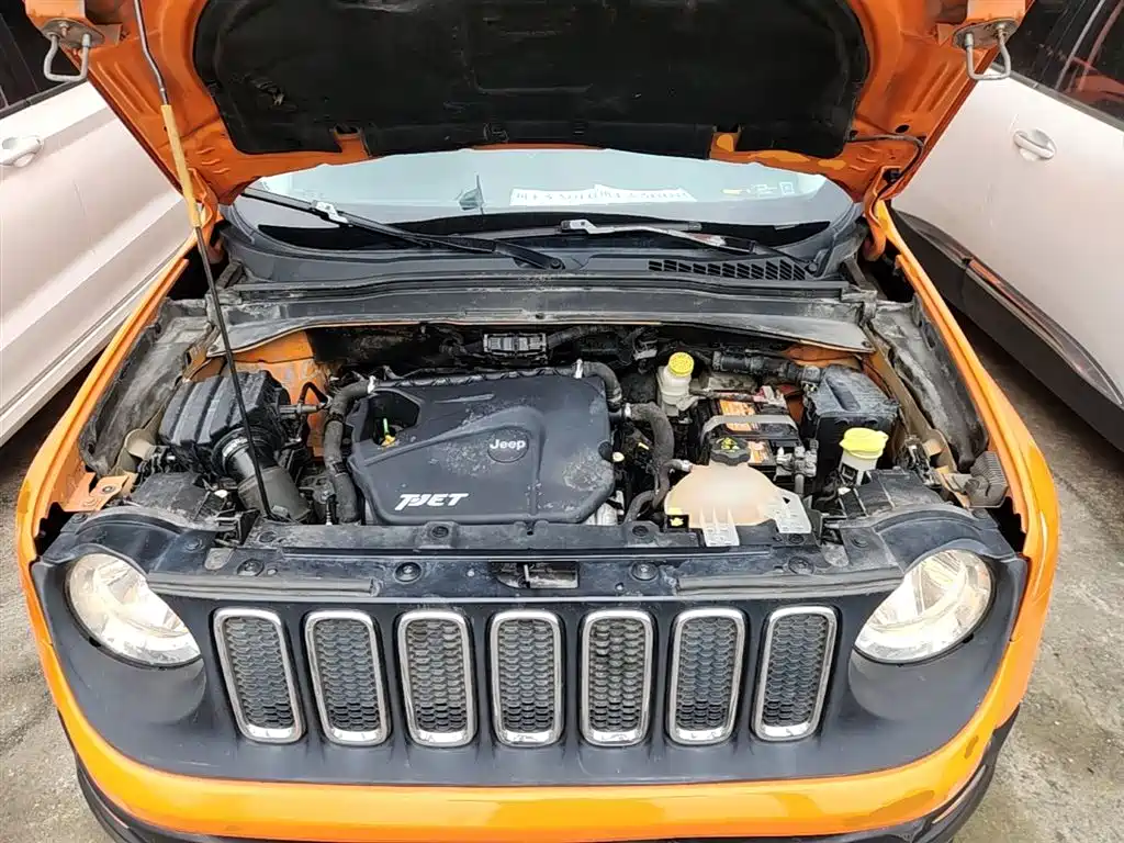 Jeep Renegade 2016 — фото 20