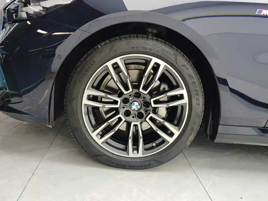 BMW 5 Series 2024