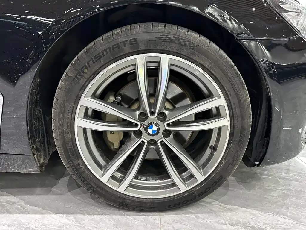 BMW 7 Series 2018 — фото 9