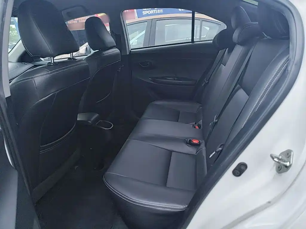 Toyota Yaris L 2019 — фото 17