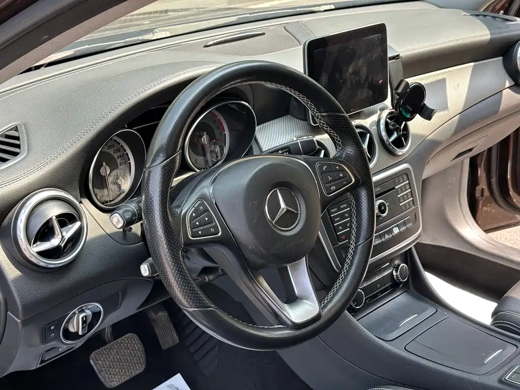 Mercedes-Benz GLA 2017 — фото 13