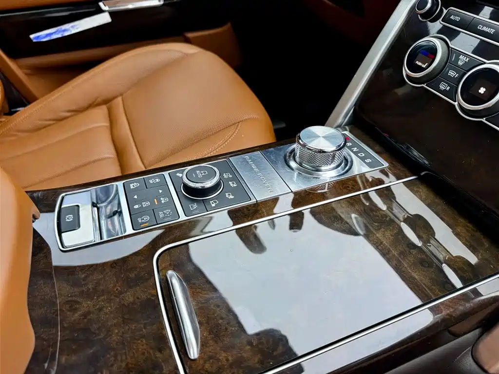Land Rover Range Rover 2018 — фото 16