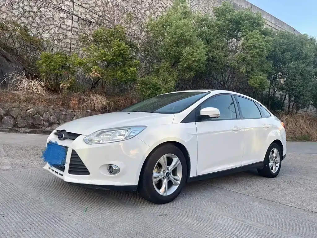 Ford Focus 2015 — фото 1