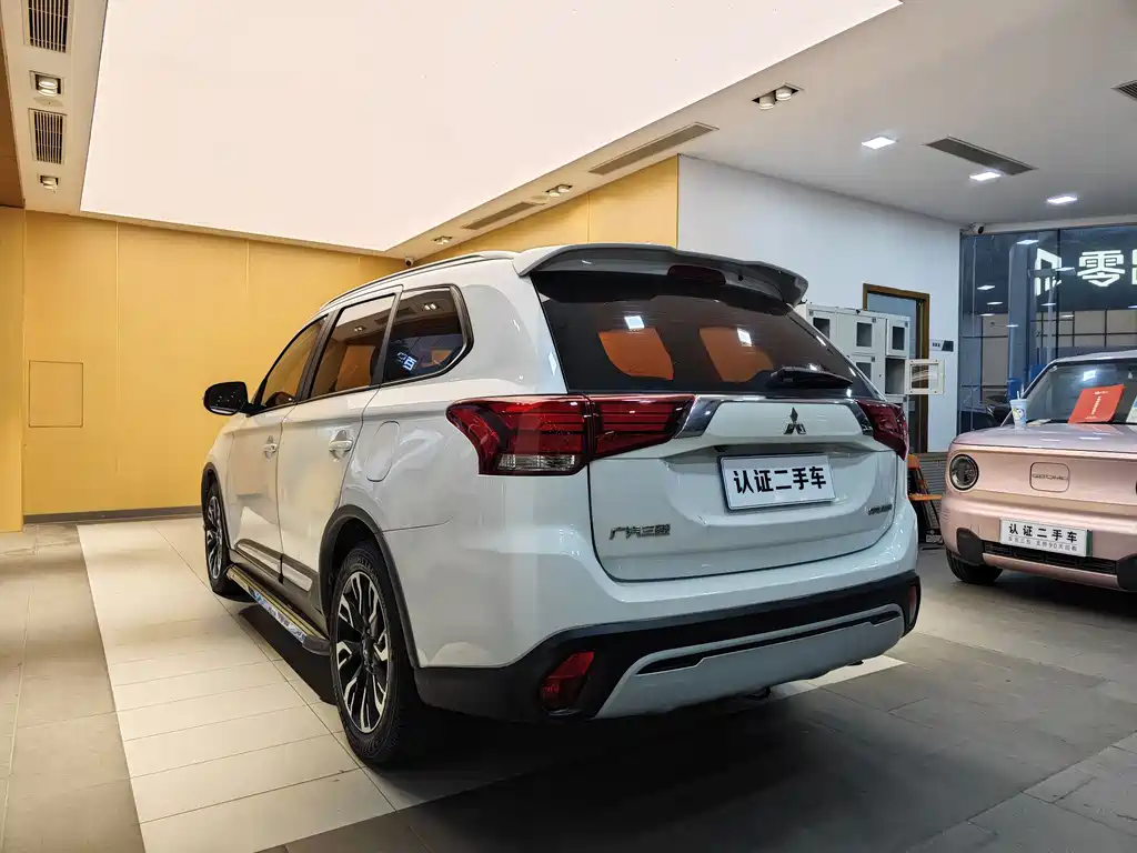 Mitsubishi Outlander 2019 — фото 26