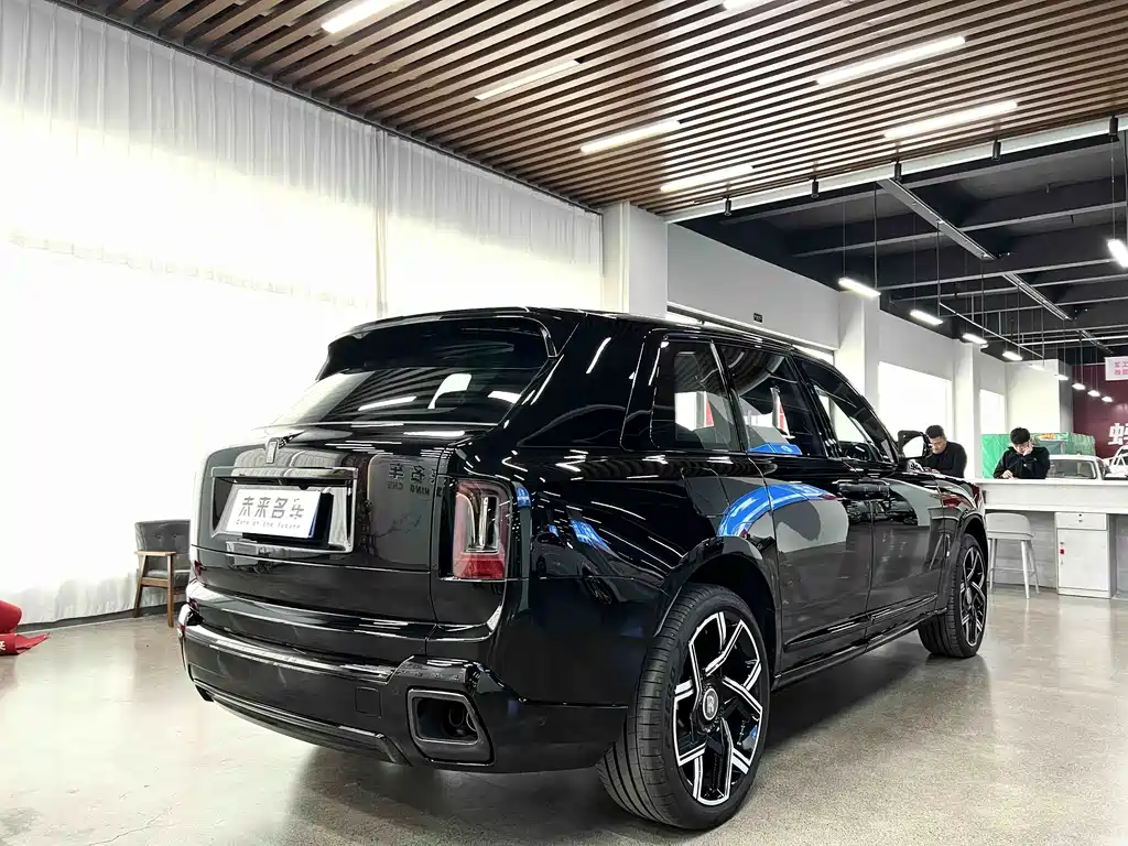 Rolls-Royce Cullinan 2025 — фото 28