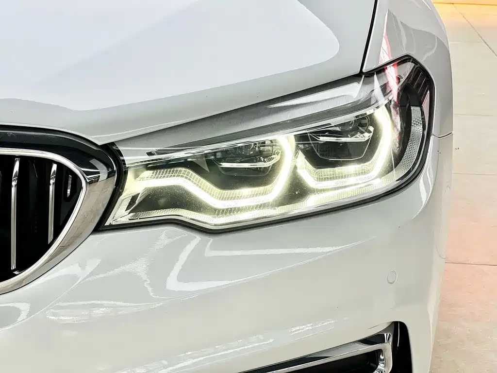 BMW 5 Series 2020 — фото 17