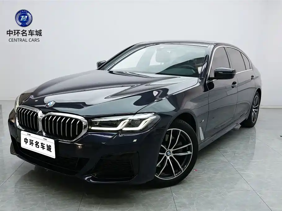 BMW 5 Series 2023 — фото 1