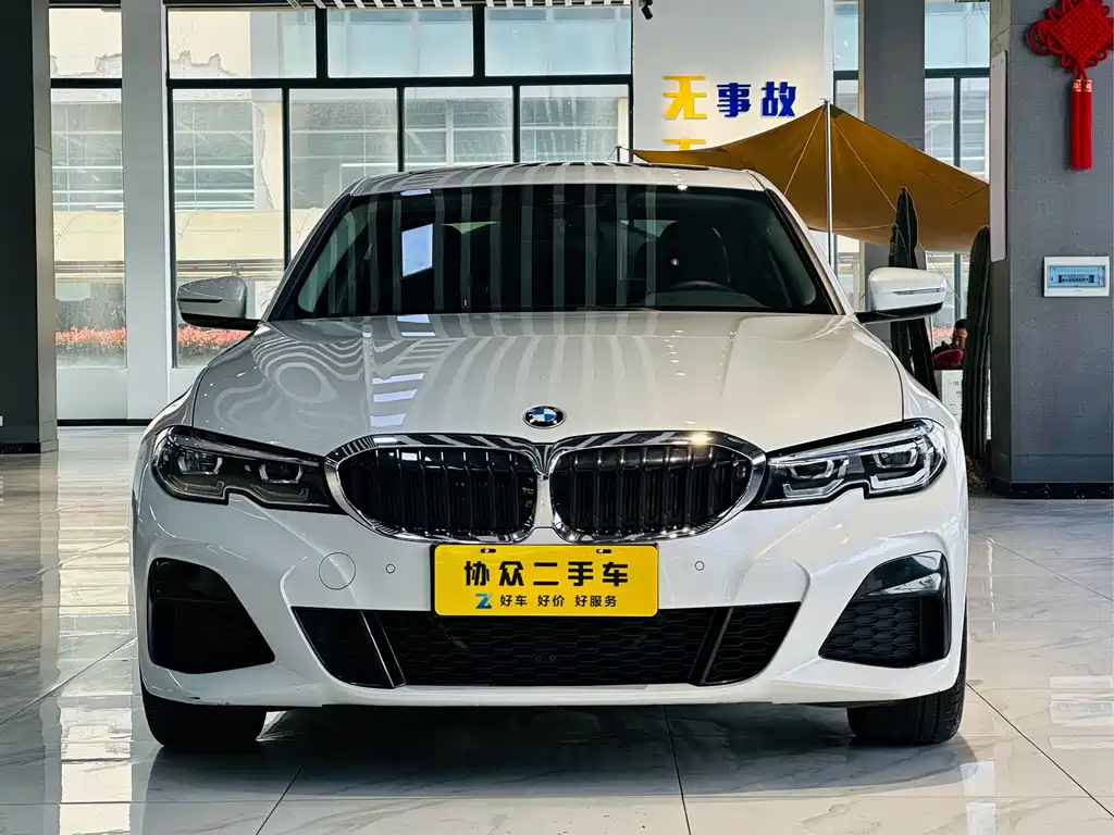 BMW 3 Series 2020 — фото 1
