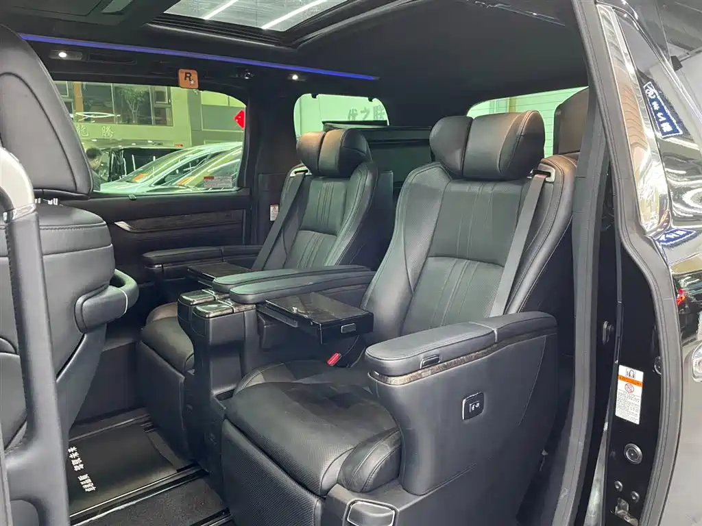 Toyota Alphard 2019 — фото 9