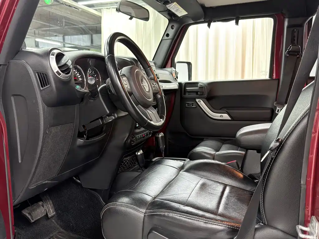 Jeep Wrangler 2012 — фото 4